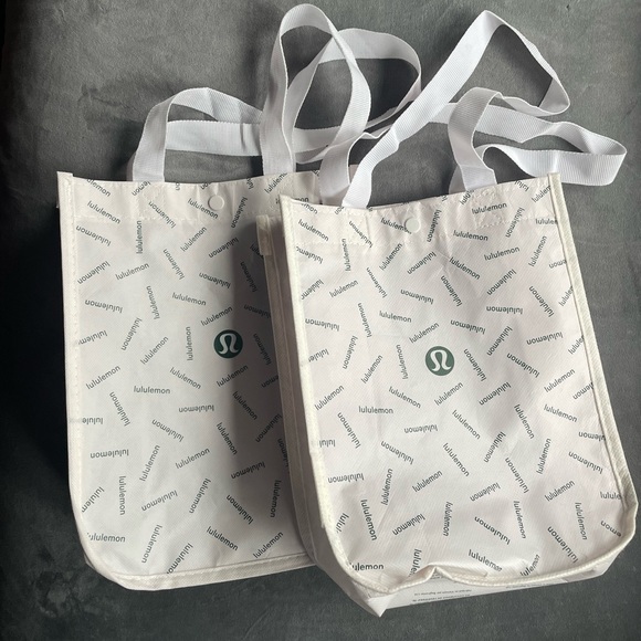 SIX small Lululemon totes - Picture 2 of 4